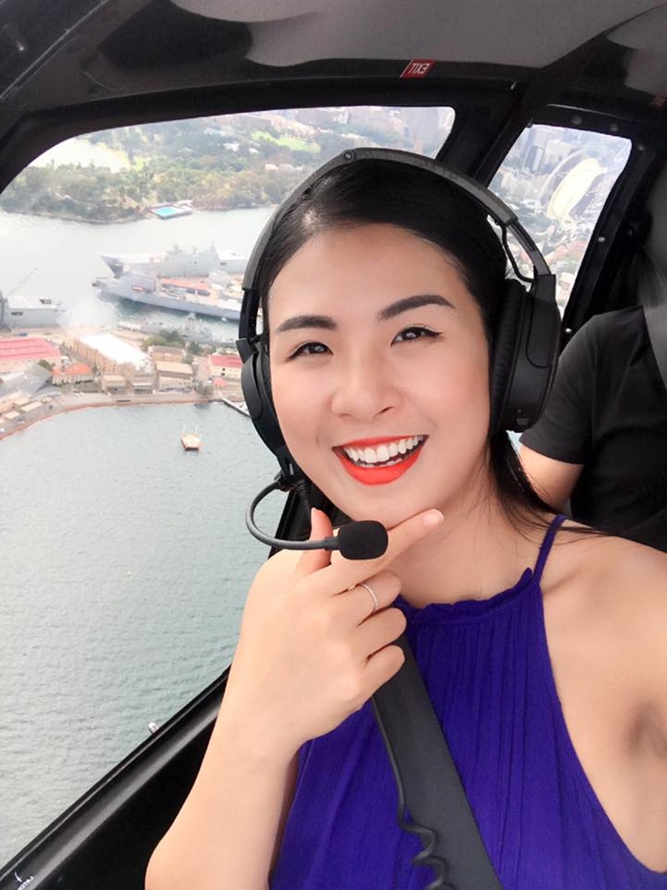 Ngọc Hân thích thú đi trực thăng, du hí bãi biển top 10 hành tinh - 11