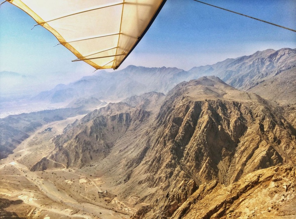 
Bán đảo Musandam là một đô thị của Oman, đôi khi được truyền thông ví von như một “Na Uy của vùng đất Ả Rập” bởi cảnh quan tự nhiên tươi đẹp và những ngôi làng truyền thống nhỏ xinh.
