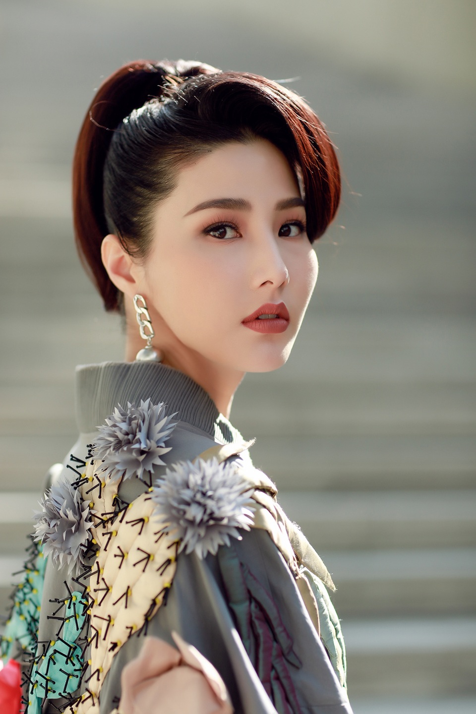 Sau chuyến công tác dài ngày cùng đoàn phim Cô Ba Sài Gòn tham dự Liên Hoan Phim Busan 2017, Diễm My 9x kết hợp tham dự Tuần Lễ Thời trang Seoul.