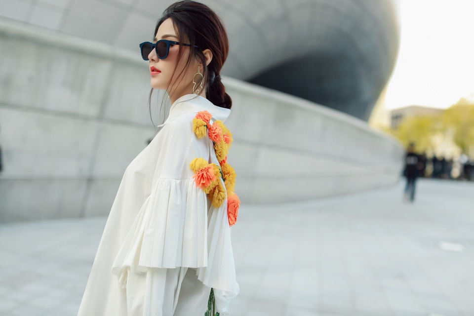 Song song với các dự án điện ảnh, Diễm My vẫn trau dồi kiến thức để có thể trở thành một diễn viên - một doanh nhân đa năng trong thời gian tới.