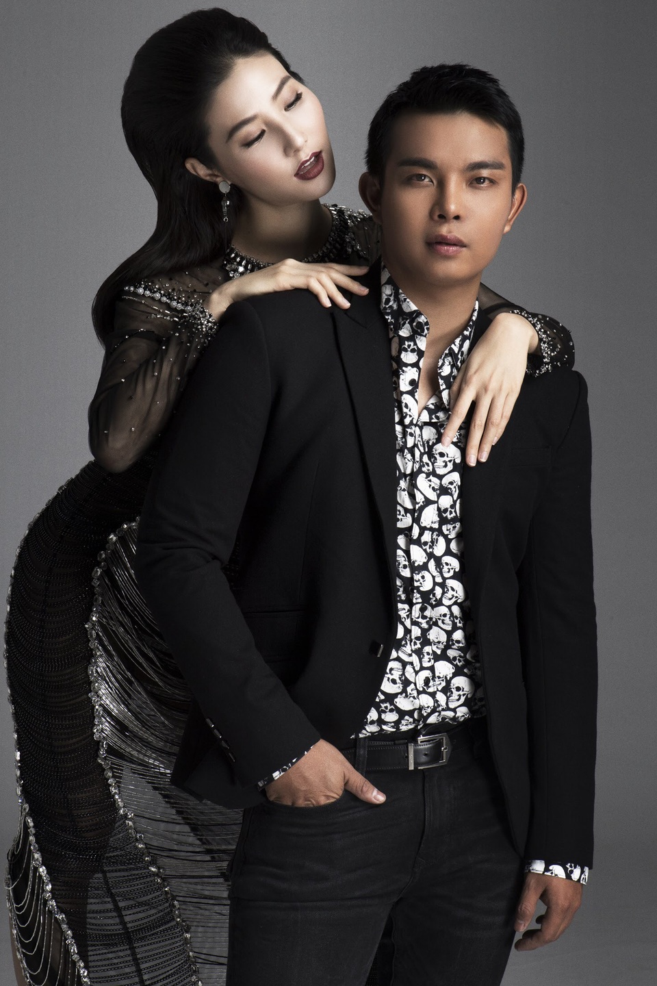 NTK Đỗ Long: “Diễm My là niềm cảm hứng của tôi” - 5 Diễm My là người đưa ra ý tưởng còn NTK Đỗ Long là người lên mẫu và chỉnh sửa lại.