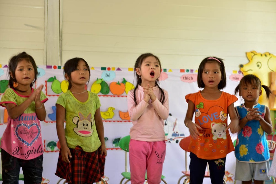 Khánh thành công trình phòng học Dân trí thứ 13 tại Điện Biên - 13 Khánh thành công trình phòng học Dân trí thứ 13 tại Điện Biên - 13