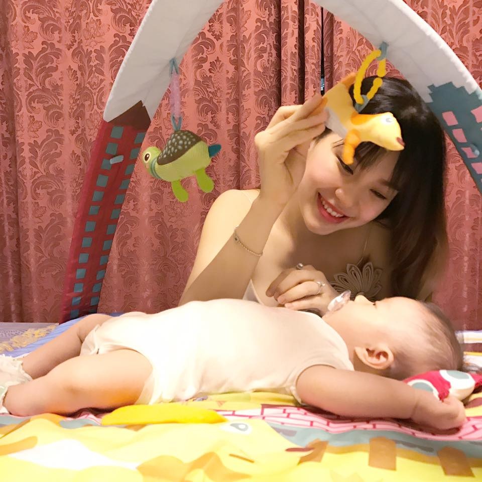 Những hot girl “lên chức” mẹ trong năm 2016 - 1 Những hot girl “lên chức” mẹ trong năm 2016 - 1