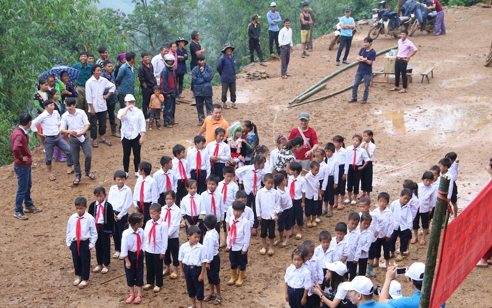 Khởi công xây dựng công trình phòng học Dân trí tại Điện Biên - 8 Khởi công xây dựng công trình phòng học Dân trí tại Điện Biên - 8