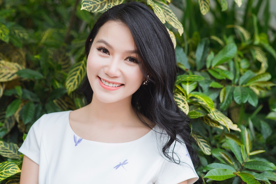 Nữ diễn viên “13 nữ tù” đáp chuyện “cặp bồ bây giờ đang là mốt” - 1 Nữ diễn viên Lương Giang là một trong những nghệ sĩ có đời sống gia đình hạnh phúc.