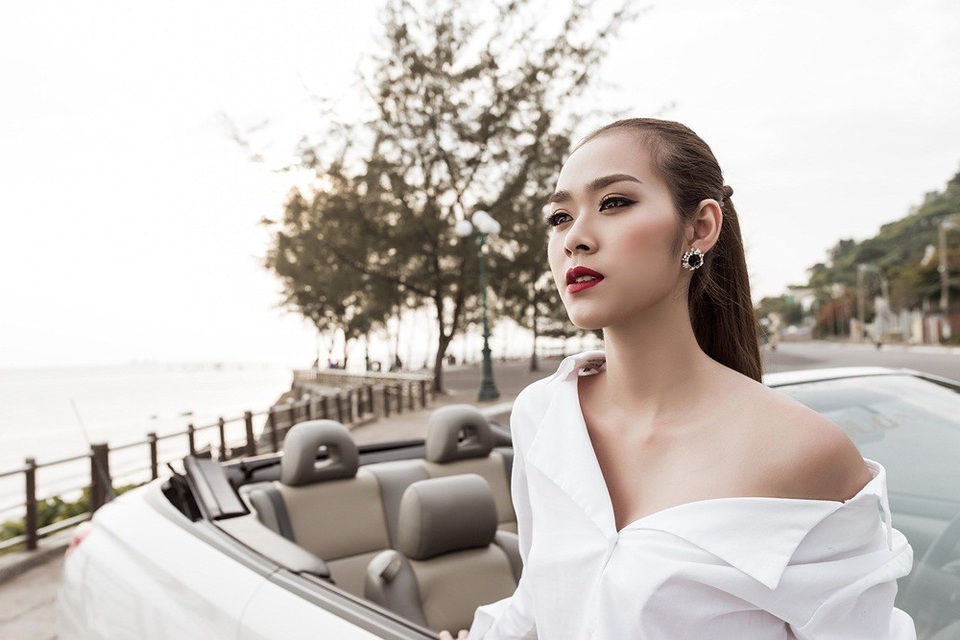 Đường tình lận đận của 3 hot girl đời đầu Sài Thành - 16 Giờ đây: “Ngọc thấy mình có độ trẻ trung của cô gái vừa trưởng thành, chút từng trải của người từng làm mẹ và hơn hết là sự bao dung của người trải qua những sóng gió đầu đời”.