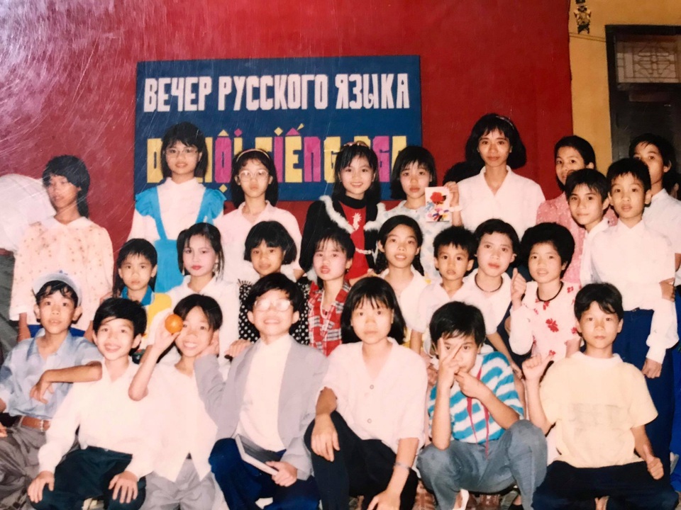 Ngỡ ngàng với ảnh thời “ngố tàu” của Vũ Thu Phương, Diệu Hương - 4 Ngỡ ngàng với ảnh thời “ngố tàu” của Vũ Thu Phương, Diệu Hương - 4