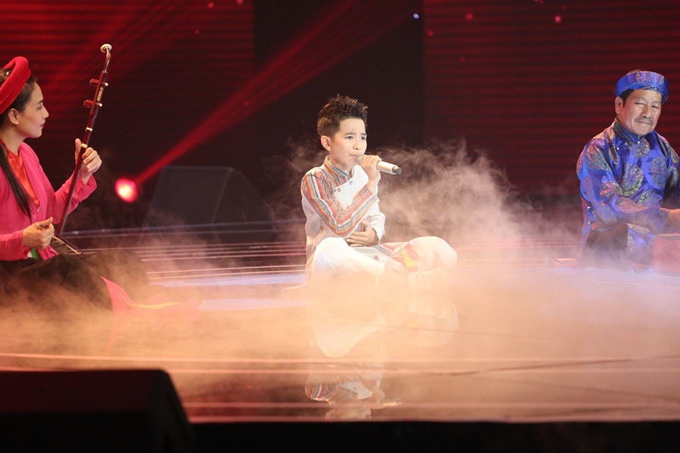 Không vồn vã mà từ tốn, Đình Tâm mang cảm giác nhẹ nhàng cho người xem mỗi khi lên sân khấu biểu diễn. Nhất là vẻ điềm tĩnh chỉ biết tập trung thể hiện giọng hát trời phú được đông đảo khán giả yêu thích.