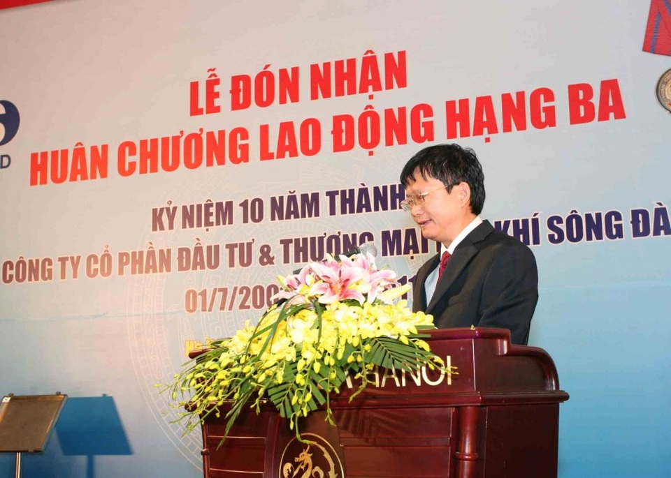 Bắt tạm giam ông Đinh Mạnh Thắng, em trai ông Đinh La Thăng - 1
Đinh Mạnh Thắng phát biểu tại Lễ kỷ niệm 10 năm thành lập Công ty cổ phần Đầu tư và thương mại dầu khí Sông Đà