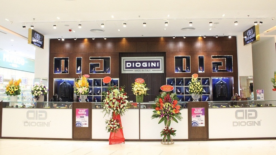 
Vẻ đẹp đầy cuốn hút của showroom DIOGINI tại tầng 1 - TTTM Artemis, số 3 Lê Trọng Tấn, Hà Nội.
