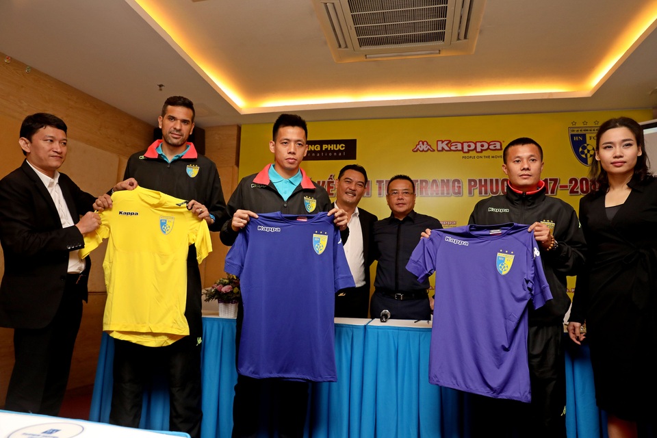 FC Hà Nội là CLB đầu tiên của Việt Nam nhận tài trợ áo đấu - 1
FC Hà Nội nhận tài trợ áo đấu từ Kappa, ảnh: Gia Hưng
