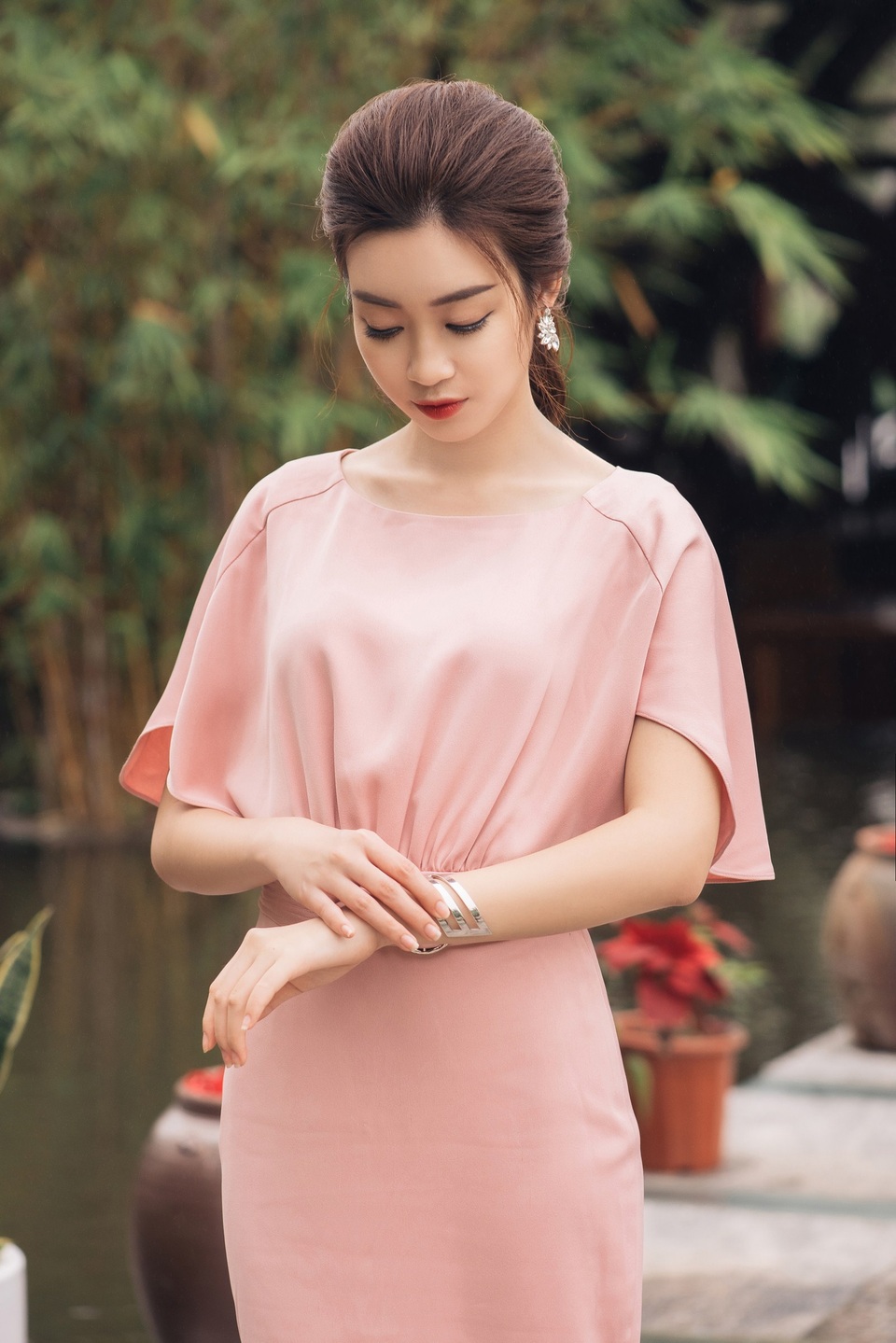 Hoa hậu Đỗ Mỹ Linh khoe vóc dáng nuột nà đón chào mùa hè - 5 Hoa hậu Đỗ Mỹ Linh khoe vóc dáng nuột nà đón chào mùa hè - 5