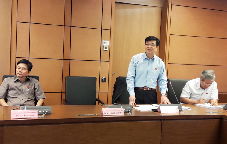 Ưu tư chuyện lương con trai Thường trực Ban Bí thư cao hơn cả Bộ Chính trị - 1 Đại biểu Đỗ Ngọc Thịnh phát biểu tại phiên thảo luận tổ chiều 25/5.