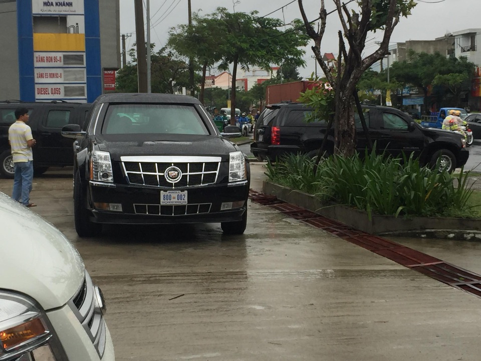 Dàn siêu xe của Tổng thống Trump "đổ bộ" cây xăng ven đường tại Đà Nẵng - 2 Dàn siêu xe của Tổng thống Trump "đổ bộ" cây xăng ven đường tại Đà Nẵng - 2