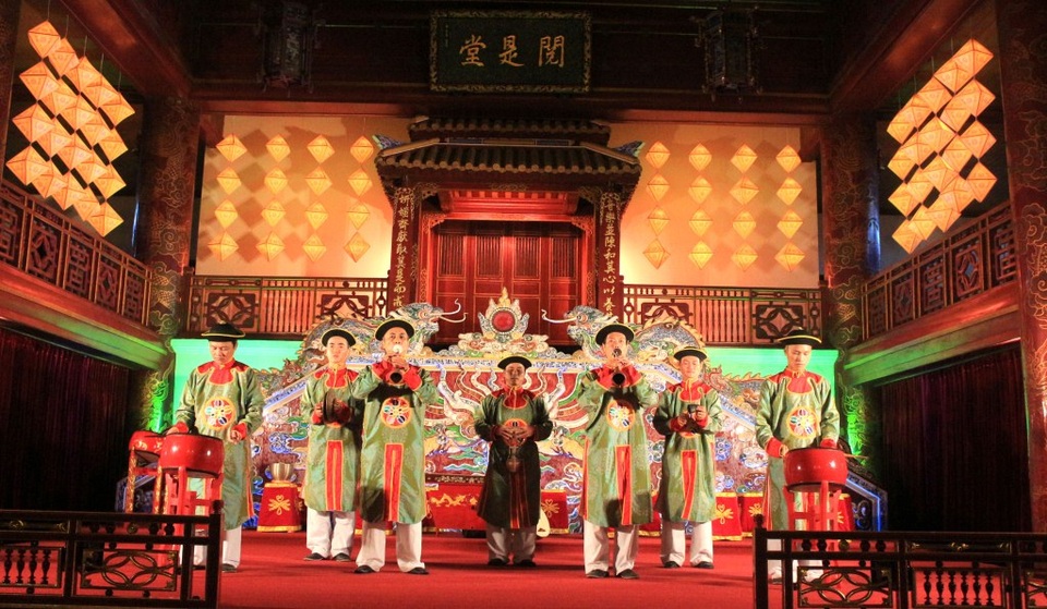 Đoàn nhạc Cung đình Huế vinh dự lần thứ 2 biểu diễn cho Nhật hoàng - 1 Đoàn Nhà hát Nghệ thuật Truyền thống Cung đình Huế