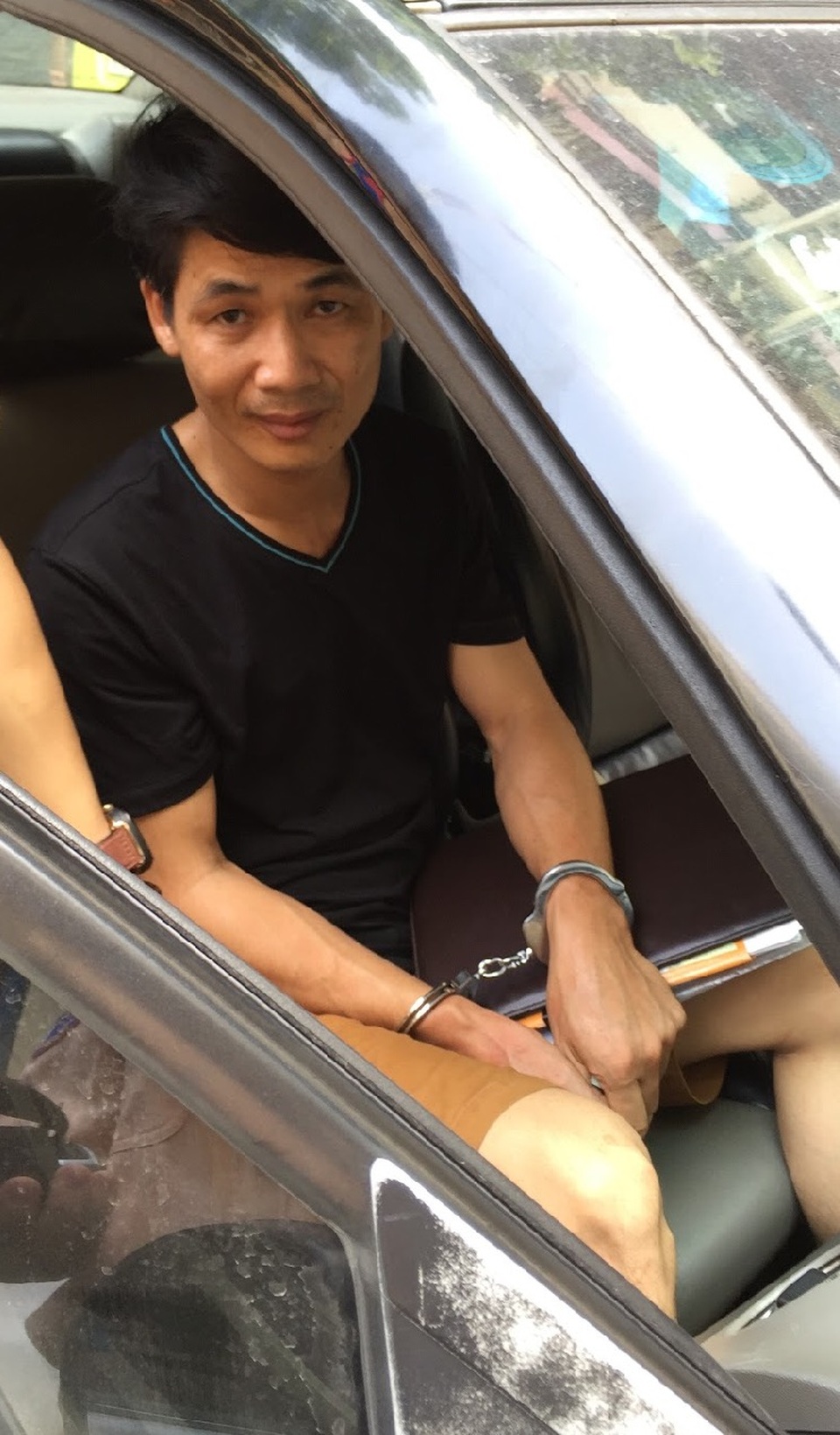 Bắt đối tượng gắn biển xanh 80B giả vào xe ô tô vận chuyển ma túy - 2 Đối tượng Nguyễn Văn Quỳnh