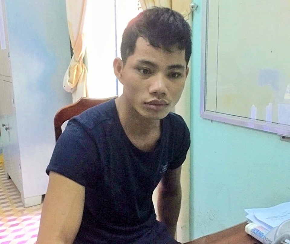 Đạo chích từng dính 3 án tù trộm cắp vẫn không chịu bỏ “nghề” - 1 Trần Xuân Trung tại cơ quan công an