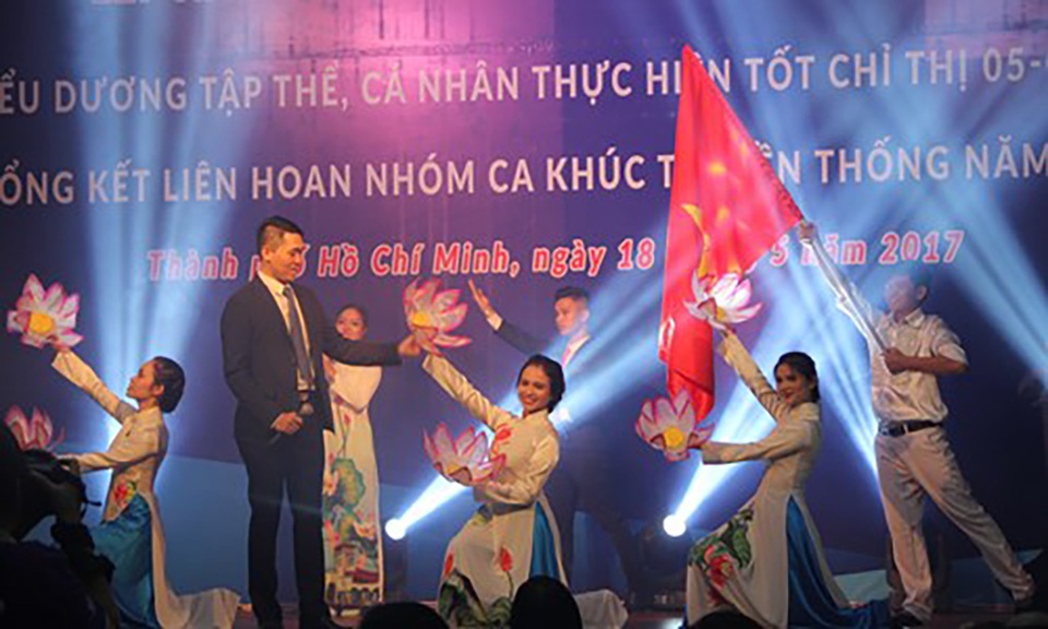 Nhiều hoạt động kỷ niệm ngày sinh Chủ tịch Hồ Chí Minh - 2
Hoạt động văn nghệ chào mừng kỷ niệm 127 năm sinh nhật Chủ tịch Hồ Chí Minh của trường ĐH Nguyễn Tất Thành và các đơn vị trong lĩnh vực y dược