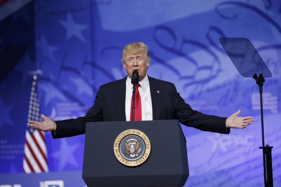 Tổng thống Trump cam kết xây dựng quân đội “mạnh chưa từng có” - 1
Ông Trump phát biểu tại Hội nghị Hành động Chính trị Bảo thủ (CPAC) ở ngoại ô Washington ngày 24/2 (Ảnh: Reuters)