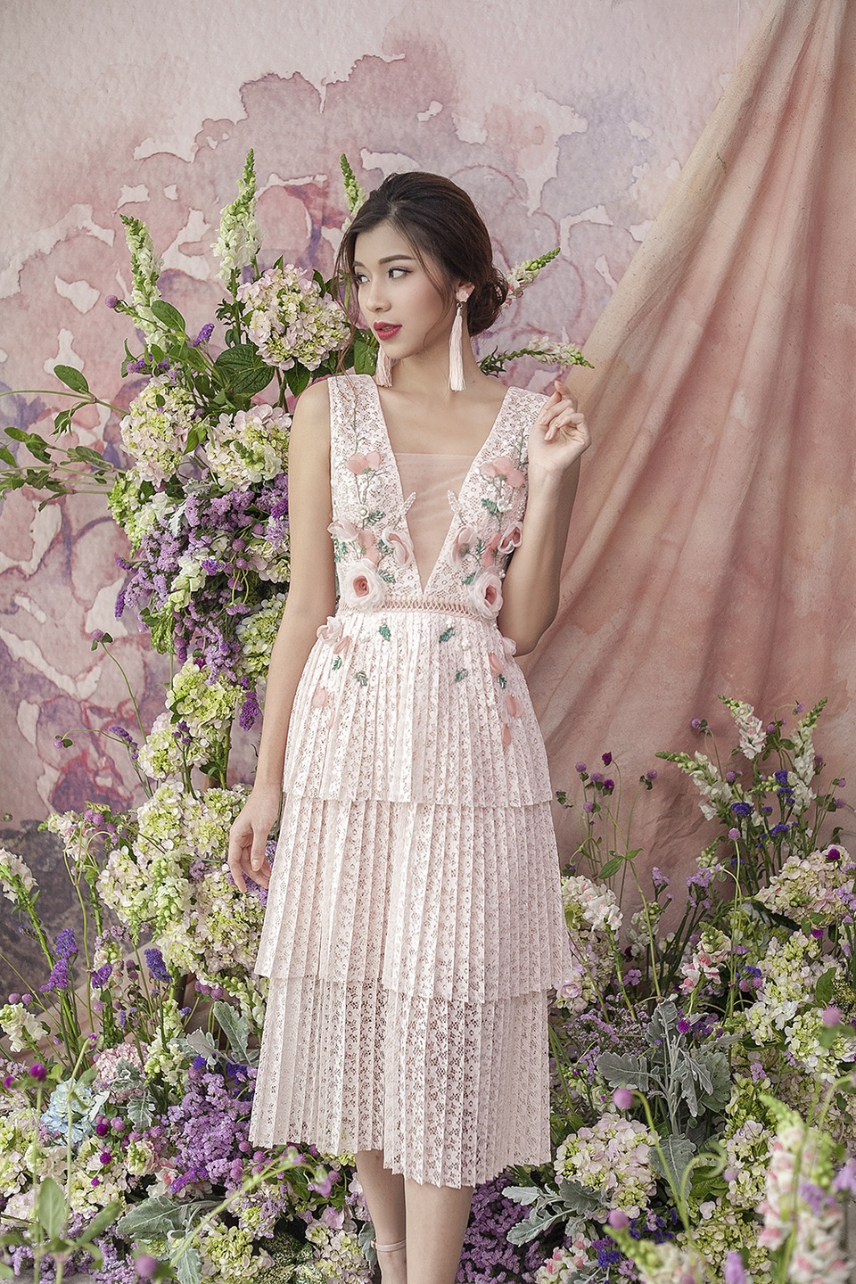 Đồng Ánh Quỳnh The Face khoe dáng nuột nà với đầm xuyên thấu - 3 Đồng Ánh Quỳnh The Face khoe dáng nuột nà với đầm xuyên thấu - 3