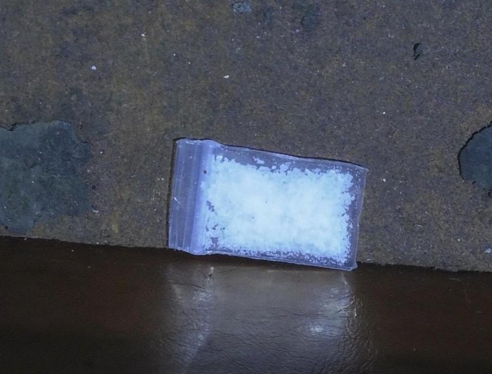 Cảnh sát đồng loạt kiểm tra nhiều quán bar ở trung tâm Sài Gòn - 5