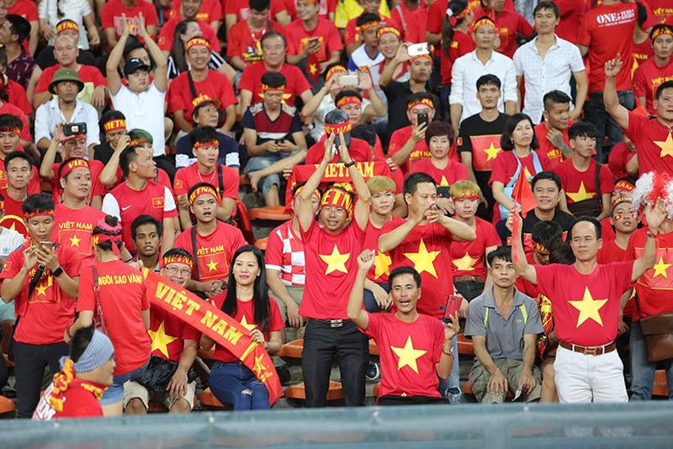 
Cổ động viên Việt Nam phủ kín sân Shah Alam
