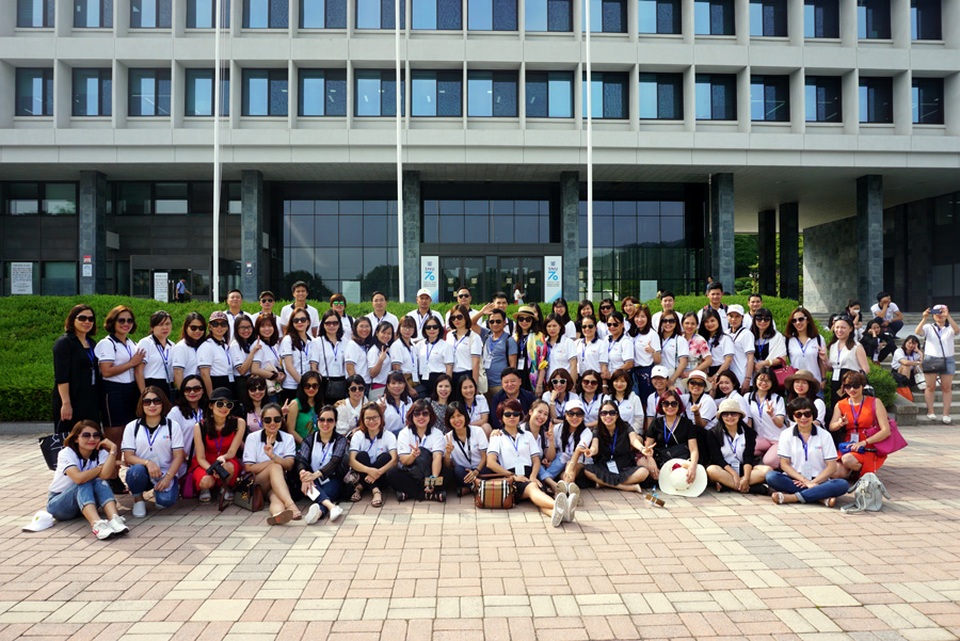 2017 Dongsim’s Edutour - Học tập mô hình giáo dục mầm non tại Hàn Quốc - 1
90 học viên háo hức trải nghiệm mô hình giáo dục mầm non tại Hàn Quốc.