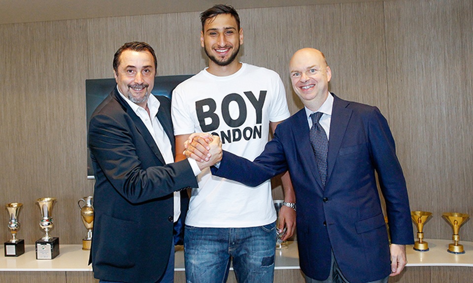 Donnarumma chính thức gia hạn hợp đồng với AC Milan