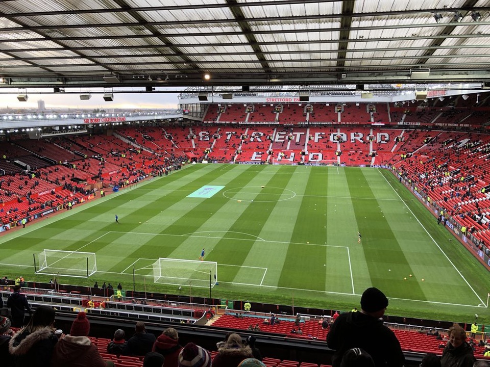 MU 1-0 Brighton: Vận may của Ashley Young - 14
Old Trafford trước giờ bóng lăn