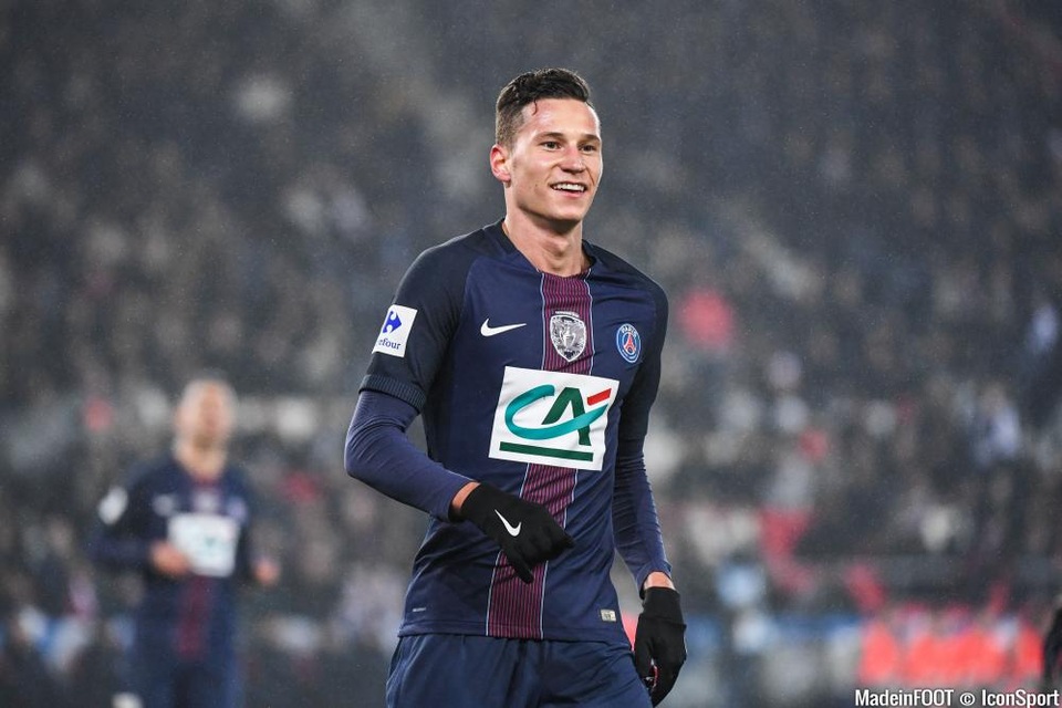 Barcelona vung tiền “trả đũa” PSG vụ Neymar - 1 Barcelona muốn có Julian Draxler