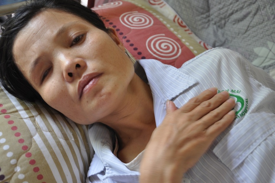 Bạn đọc Dân trí giúp đỡ chị Nguyễn Thị Thu hơn 120 triệu đồng để phẫu thuật tim - 1 Chị Thu bị hẹp chủ khít, hở chủ nhiều, hẹp 2 lá khít, hở 2 lá nhiều nên phải thay 2 van này thì bệnh mới ổn định được.