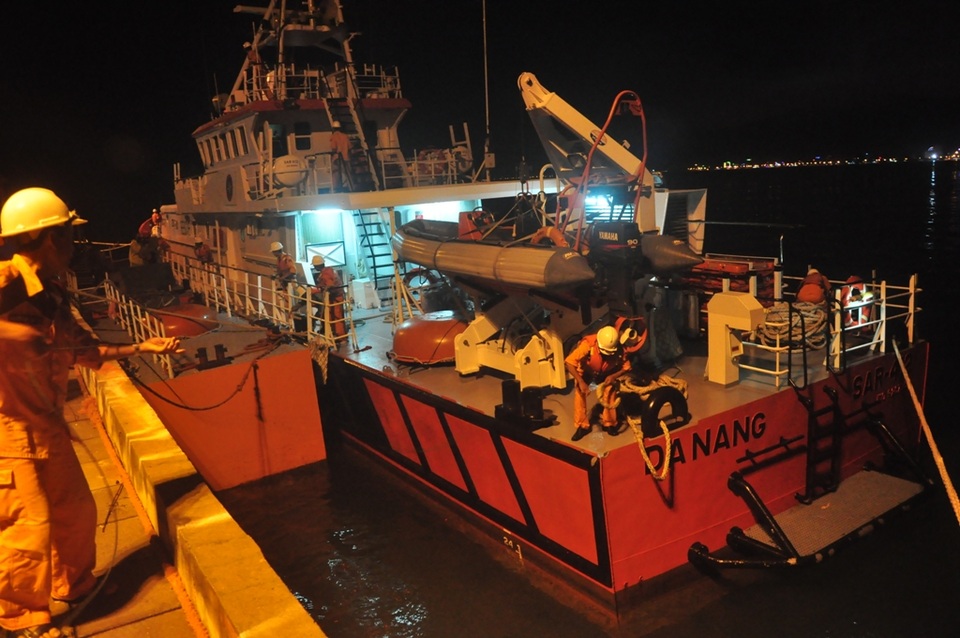 Quảng Nam: Khẩn cấp cứu một ngư dân bị ho ra máu - 1