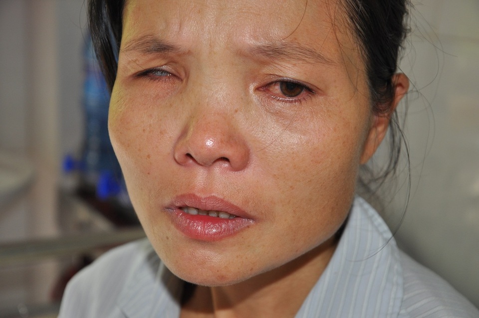 "Mẹ con sắp chết rồi, ai cứu mẹ con với !" - 3 Chị Thu kể lại tình cảnh 12 năm đi thuê nhà của gia đình nên giờ không có gì để bán hay cầm cố cả.