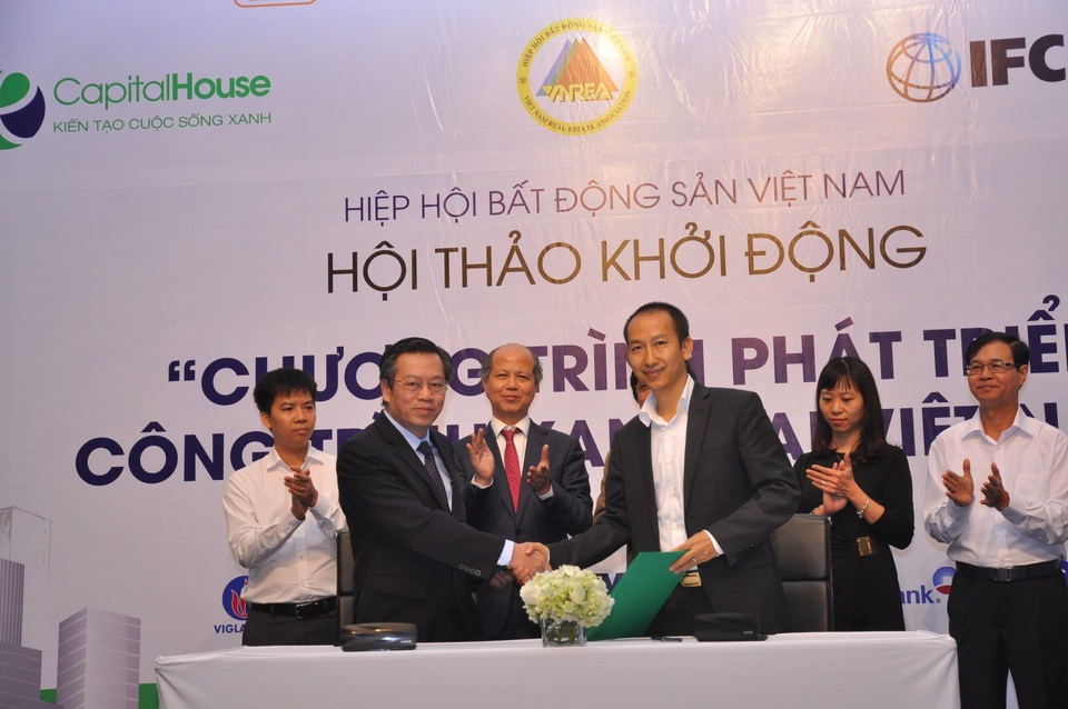 Capital House tài trợ 1 triệu USD phát triển công trình xanh - 1 Capital House trở thành đơn vị tiên phong và cam kết tài trợ 1 triệu USD cho Chương trình phát triển công trình xanh.