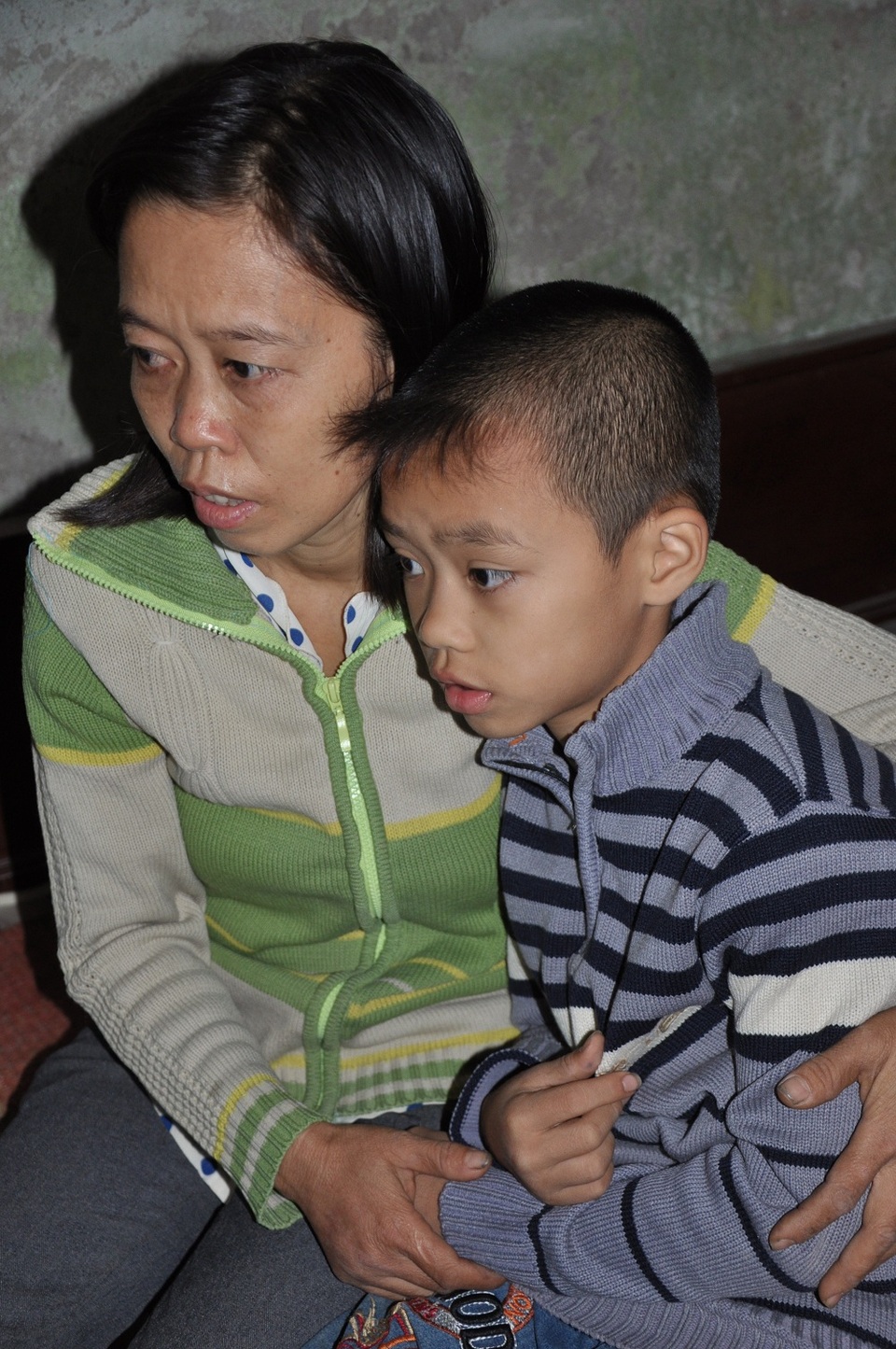 "Mẹ ơi, sao bố lại là người như thế ?!" - 1