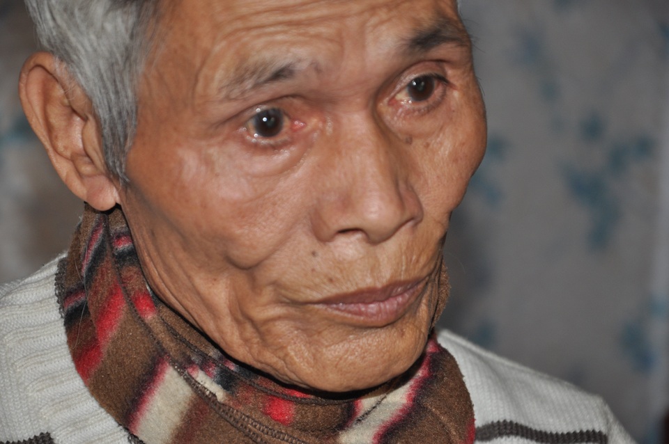 Hơn 123 triệu đồng đến với hai đứa trẻ bị bố mẹ bỏ, bà nội sắp chết - 2 Bác Bản còn vô cùng bàng hoàng trước cái chết của vợ.