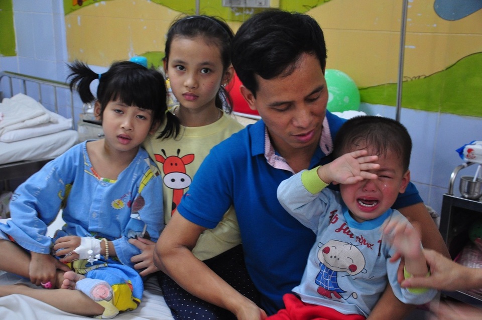 Bản thân anh Lập cũng phát hiện bệnh trong thời gian đi chăm bé Huyền tại bệnh viện.