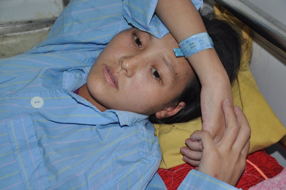 Mang thai tháng thứ 7, cô gái 22 tuổi nguy kịch vì suy tim nặng - 4 Em lo sợ cho tính mạng của con nên xin bác sĩ cứu con còn mình ra sao cũng được.