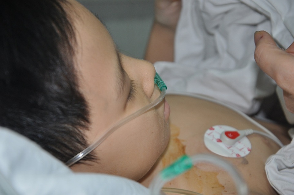 Tình cảnh nguy kịch của cậu bé 10 tuổi cần được ghép tim - 2 Em chỉ có thể sống được nếu như được ghép tim với chi phí lên đến 700 triệu đồng.
