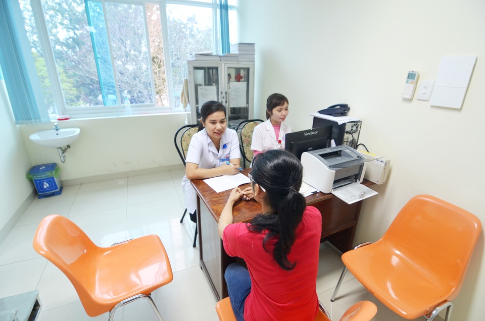 Việt Nam chủ động sàng lọc, dự phòng hiệu quả tiền sản giật ở thai phụ - 1 
Khám và tư vấn cho thai phụ tại Bệnh viện Đại học Y Dược Huế (thuộc trường Đại học Y Dược - Đại học Huế)