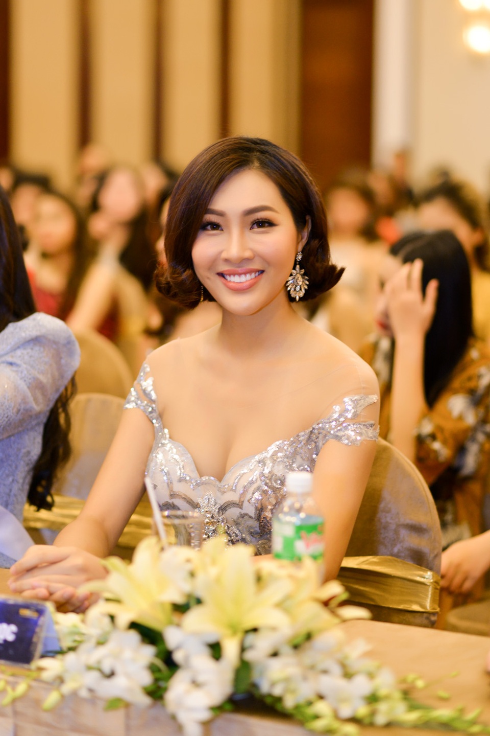 Hoa hậu Hoàn vũ Phạm Hương cùng Á hậu Lệ Hằng tiếp lửa các cô gái trẻ Đà Nẵng - 3 Top 10 Hoa hậu Hoàn vũ Việt Nam 2016 Diệu Ngọc cũng có mặt tại buổi giao lưu
