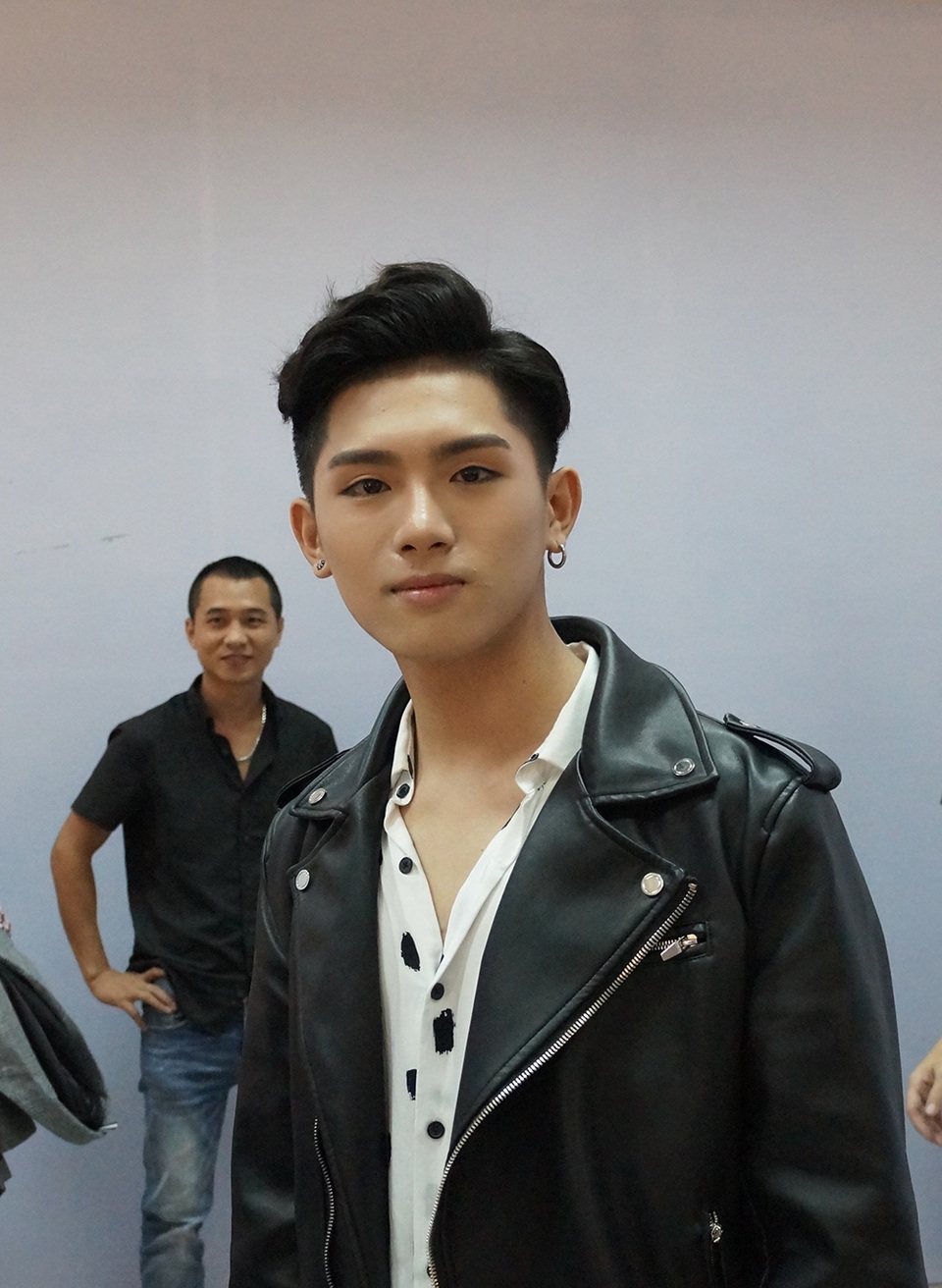 “Đột nhập” hậu trường Chung kết “Sing my song” - Bài hát hay nhất - 9 Tất cả các thí sinh đều mang tâm thế sẵn sàng bước vào đêm chung kết.