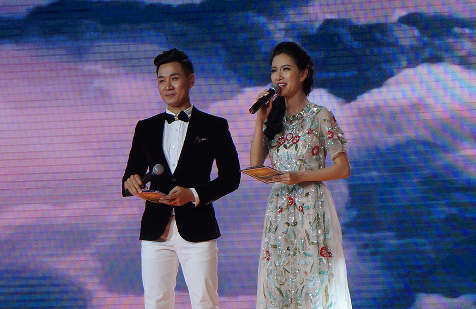 Kết thúc lượt thi đầu tiên, gương mặt duy nhất được lựa chọn vào vòng 2 là thí sinh Cao Bá Hưng. Chàng trai trẻ 18 tuổi đã làm nên điều kì diệu với tỉ lệ 33,81. Hai MC của chương trình là Nguyên Khang và Mỹ Linh.