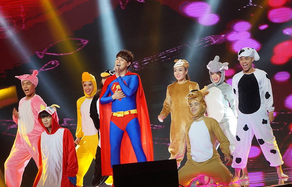 Ông bố trẻ Ưng Đại Vệ mang đến ca khúc “Papa siêu nhân” dành tặng con gái bé bỏng.