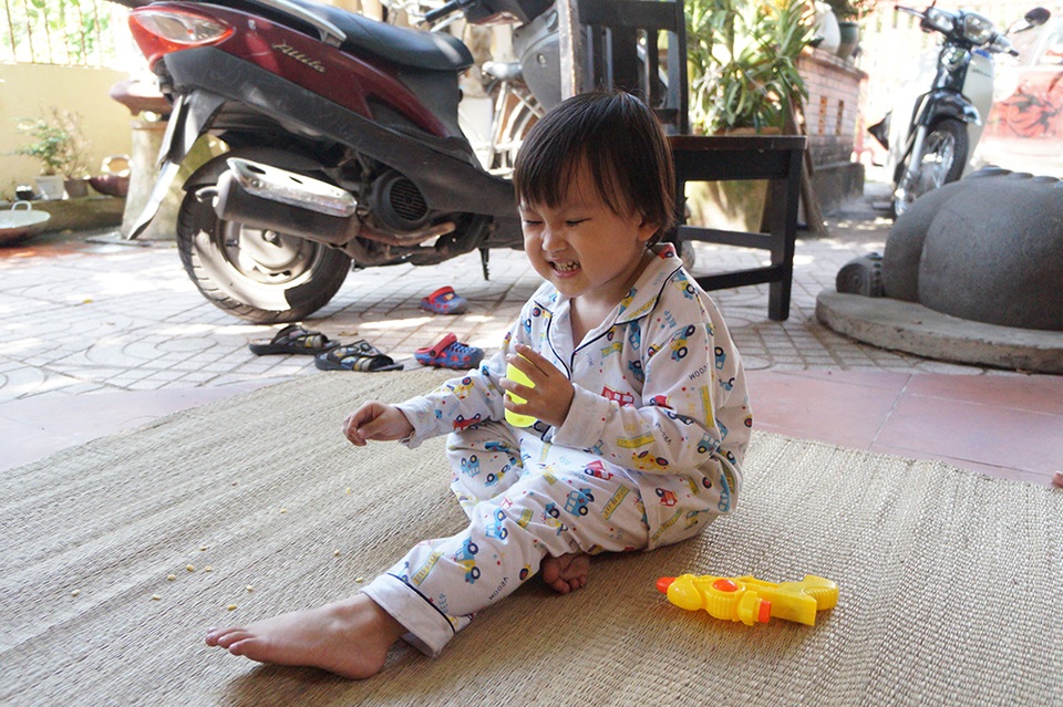NSƯT Hạnh Thúy gói bánh tét cùng gia đình vì sợ “mất Tết” - 9 Bé Đậu Rồng, con gái thứ 2 của nghệ sĩ Hạnh Thúy