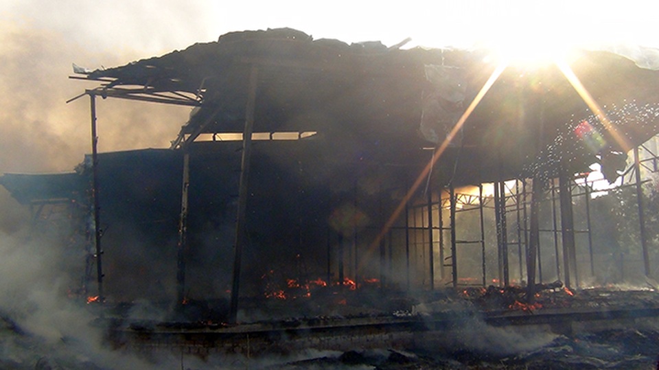 Hà Nội: Cháy dữ dội sát Hồ Tây - 15