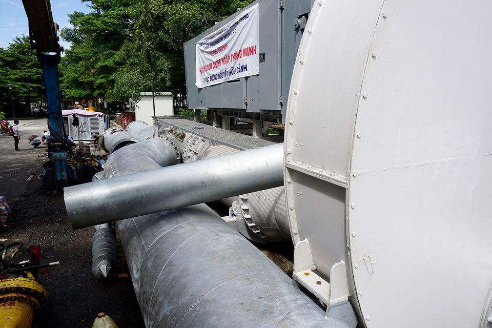 Hệ thống bơm sẽ vừa bơm nước vừa lọc tách rác tự động, bơm được tất cả khu vực môi trường khắc nghiệt như triều cường dâng cao, trong cống có nhiều tạp chất đất đá, cây… đều bơm được theo các chế độ tự động hóa cao.