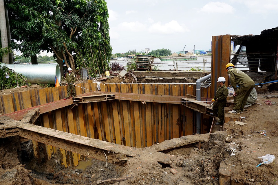 Vị trí đặt máy bơm công suất lớn nằm trong khu dân cư Sài Gòn Pearl.