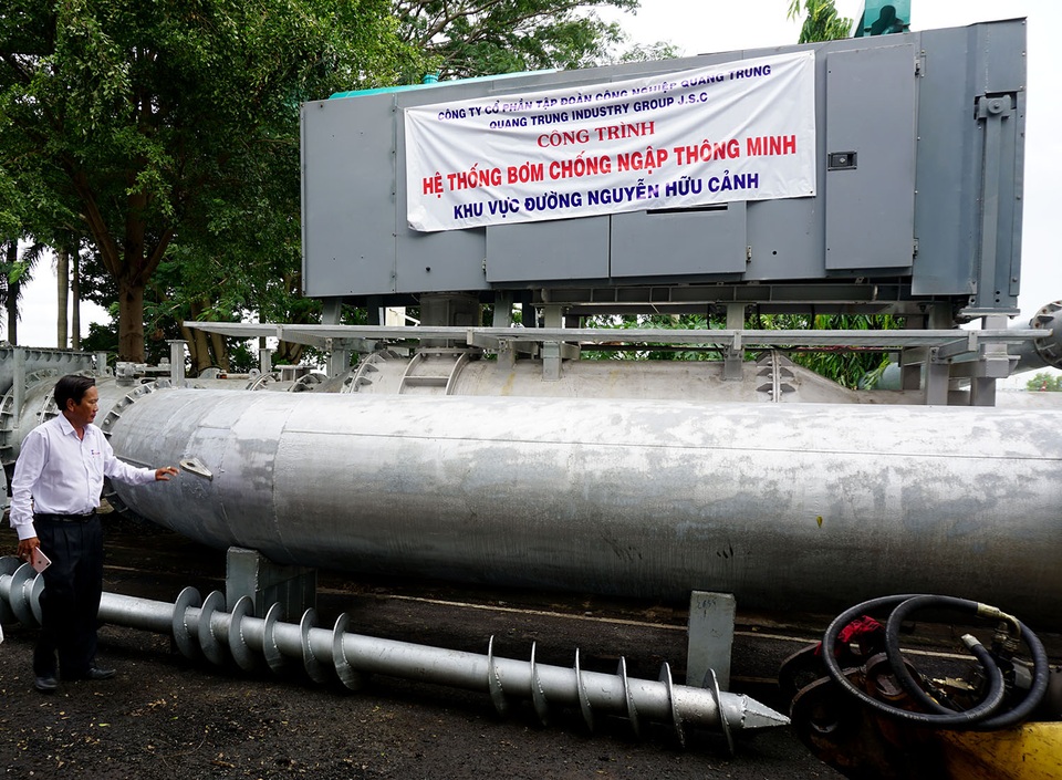 Hệ thống siêu máy bơm chống ngập đang thi công trong khu dân cư Saigon Pearl, phường 22, quận Bình Thạnh.