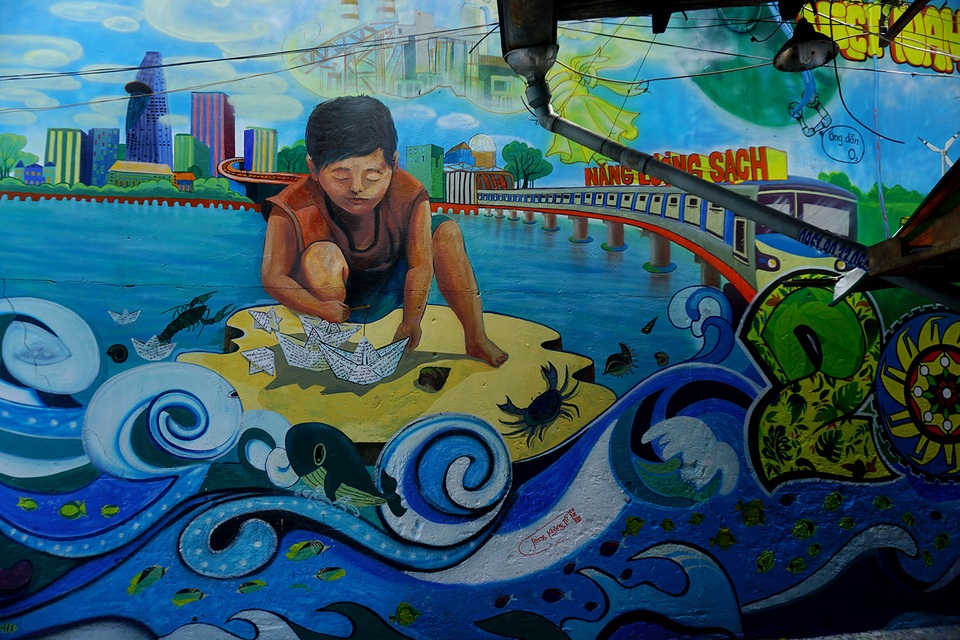 Bức tường về bảo vệ biển ở hẻm 724 đường Điện Biên Phủ, quận 10.